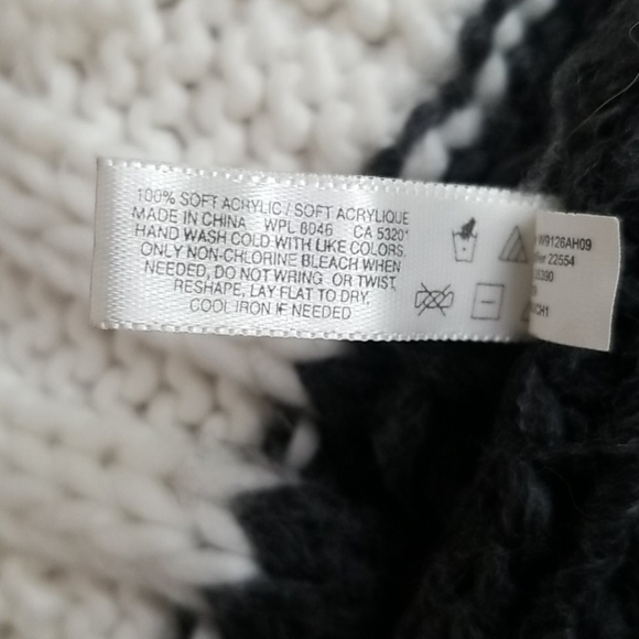 Stripe Aeropostale scarf - Picture 3 of 3